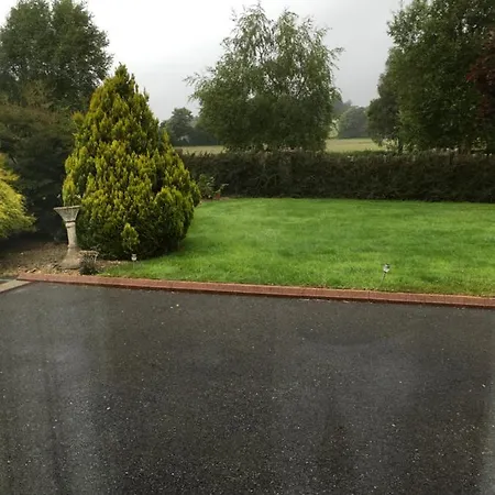 Gallan House Nocleg ze śniadaniem *