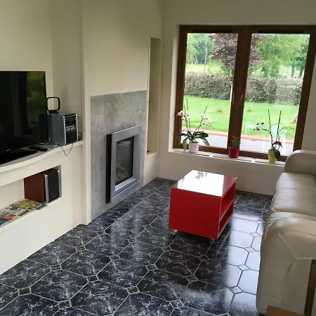 לינה וארוחת בוקר Gallan House *