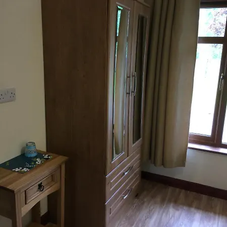 לינה וארוחת בוקר Gallan House *